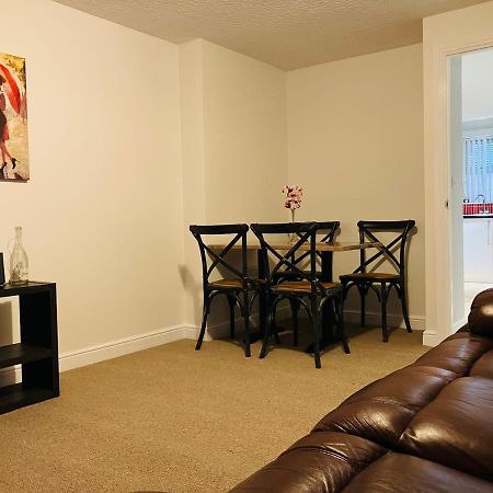Cosy Home Near Hospital 칼라일 외부 사진