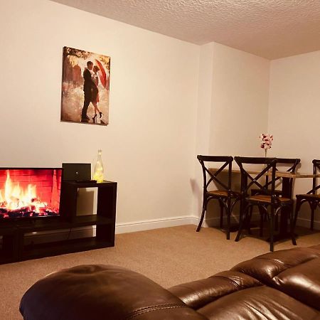 Cosy Home Near Hospital 칼라일 외부 사진